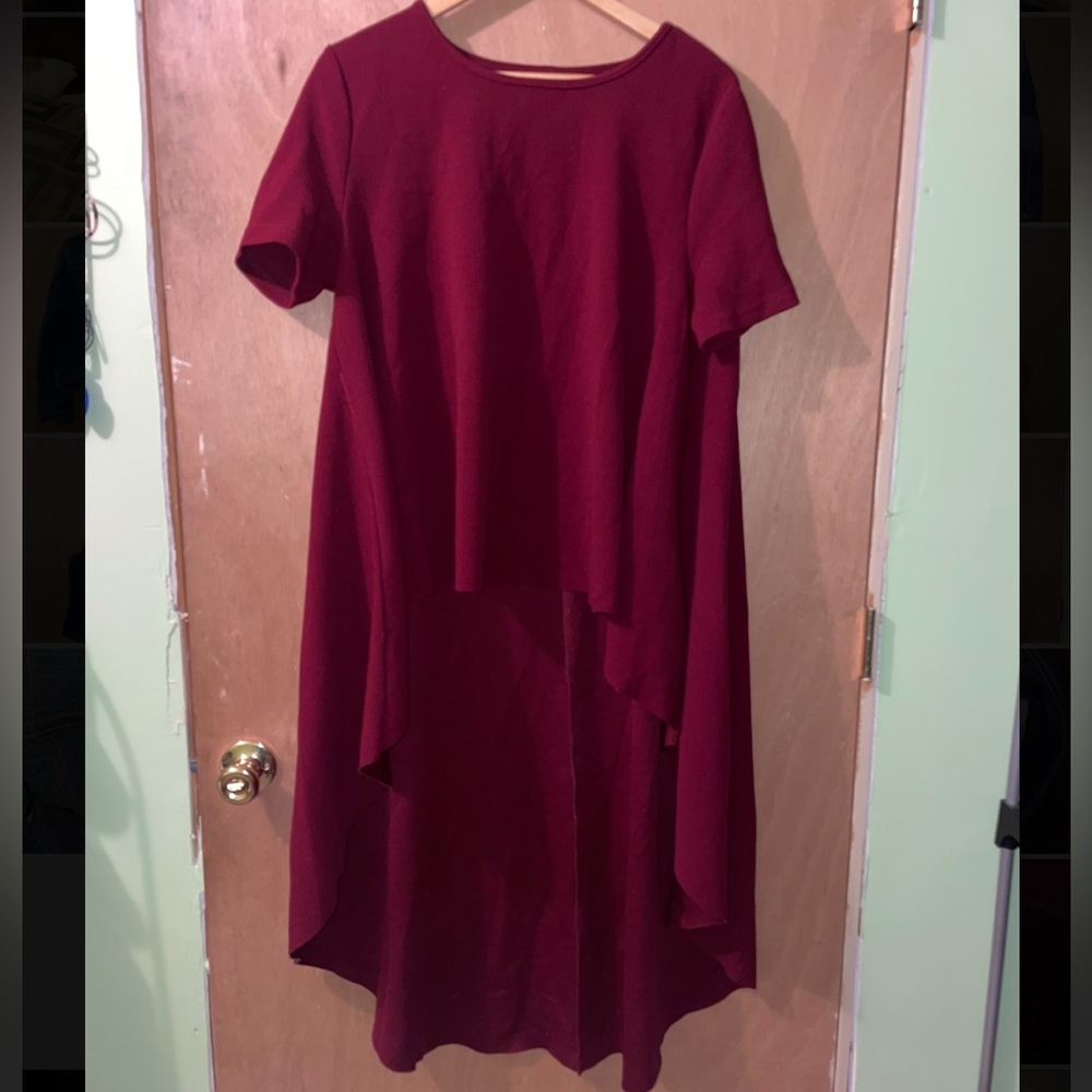 Hi-lo maroon top